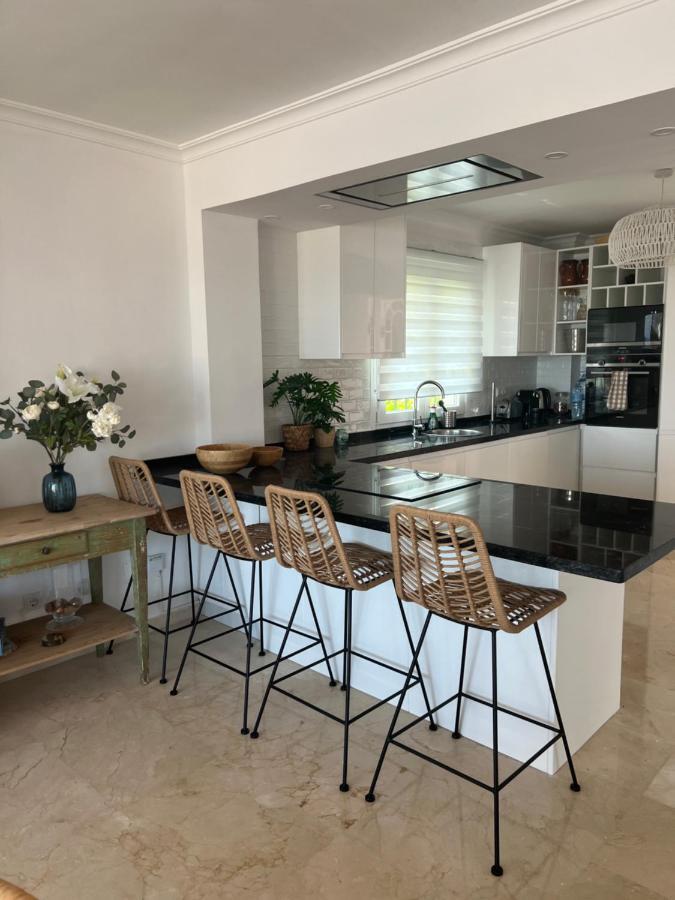 Playa Cristo Amazing Beach Terrace Appartment Estepona Ngoại thất bức ảnh