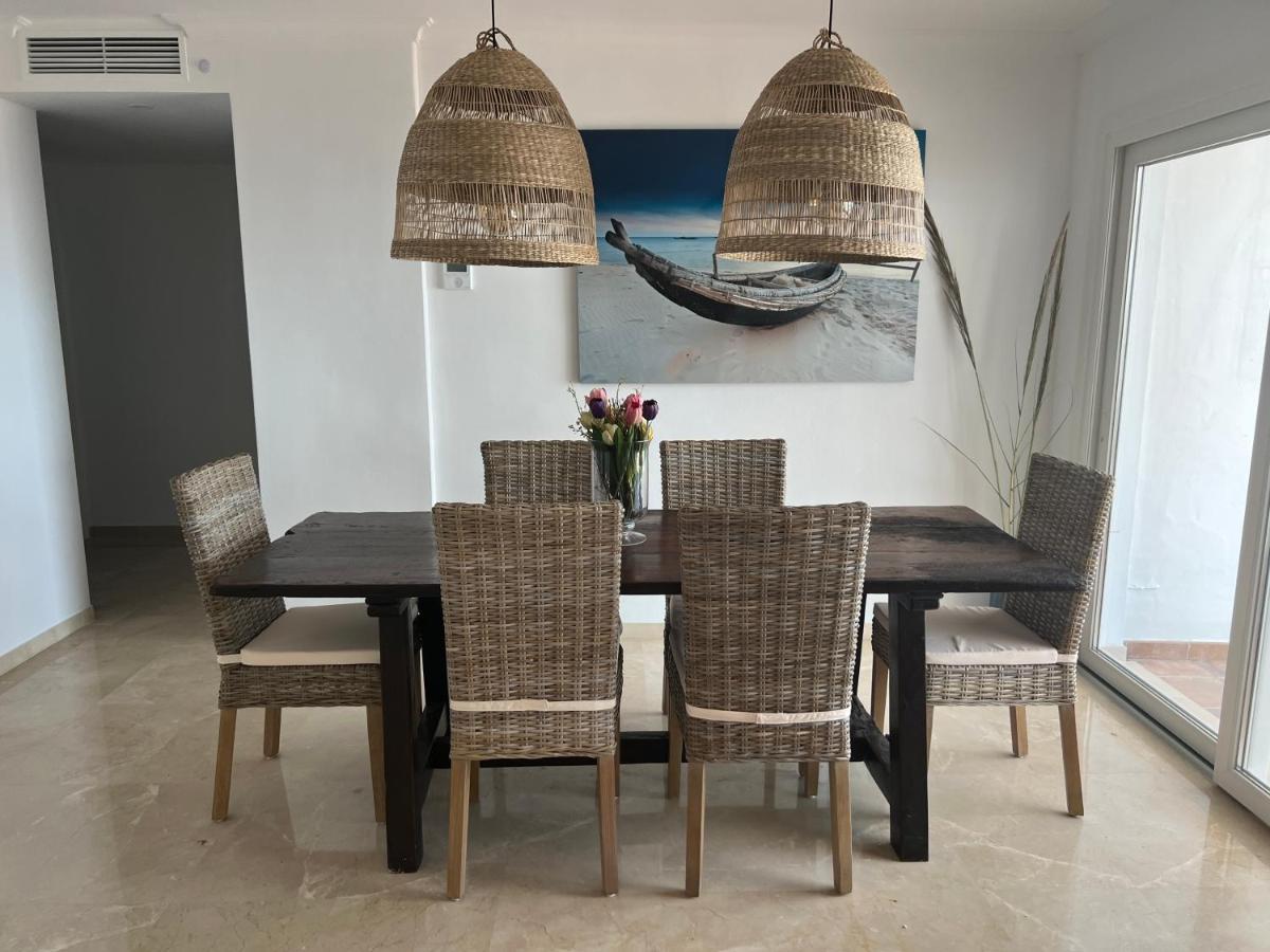 Playa Cristo Amazing Beach Terrace Appartment Estepona Ngoại thất bức ảnh