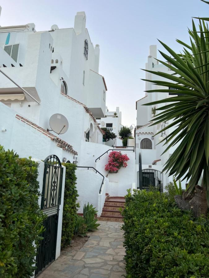 Playa Cristo Amazing Beach Terrace Appartment Estepona Ngoại thất bức ảnh