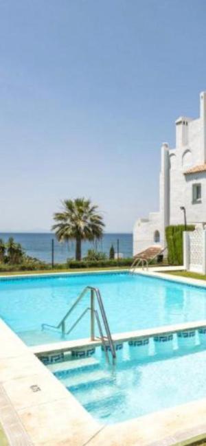 Playa Cristo Amazing Beach Terrace Appartment Estepona Ngoại thất bức ảnh
